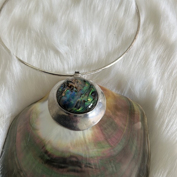 Robert Lee Morris Soho RLM, silver, and Abalone round choker necklace - Picture 3 of 8